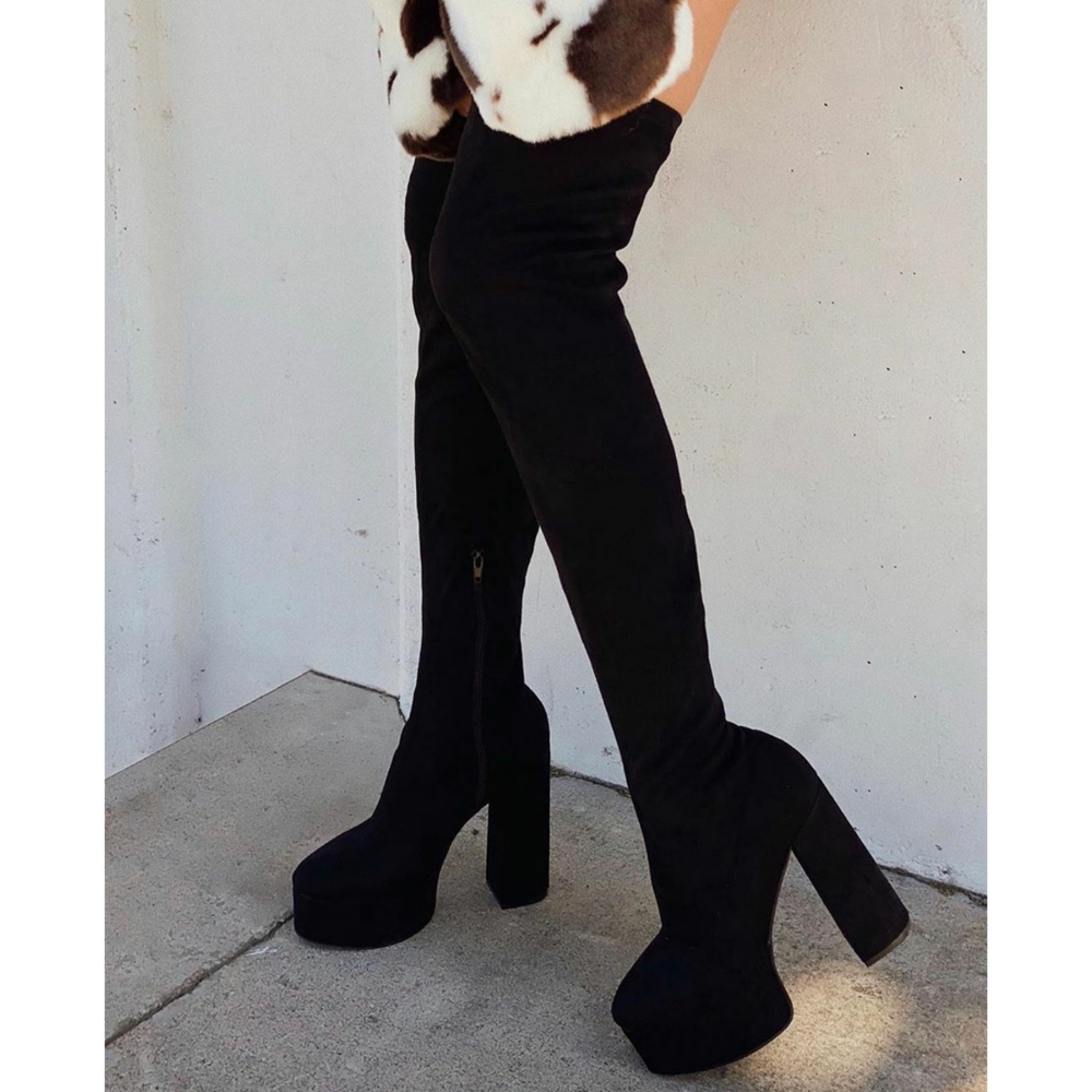 𝙇𝙖𝙨𝙩 7.5🖤Doll Chunky Platform Boot